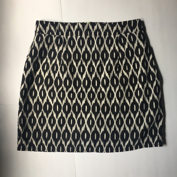 Annabella Dresses & Skirts - Black and white mini skirt
